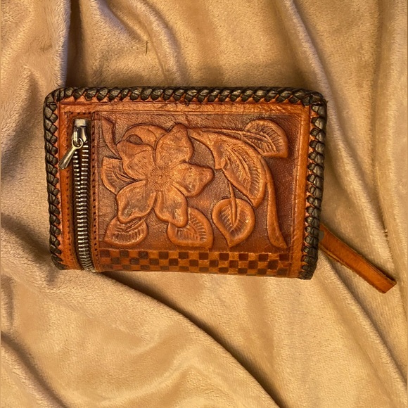 Handcrafted Brown Leather Floral Wallet - Picture 2 of 8
